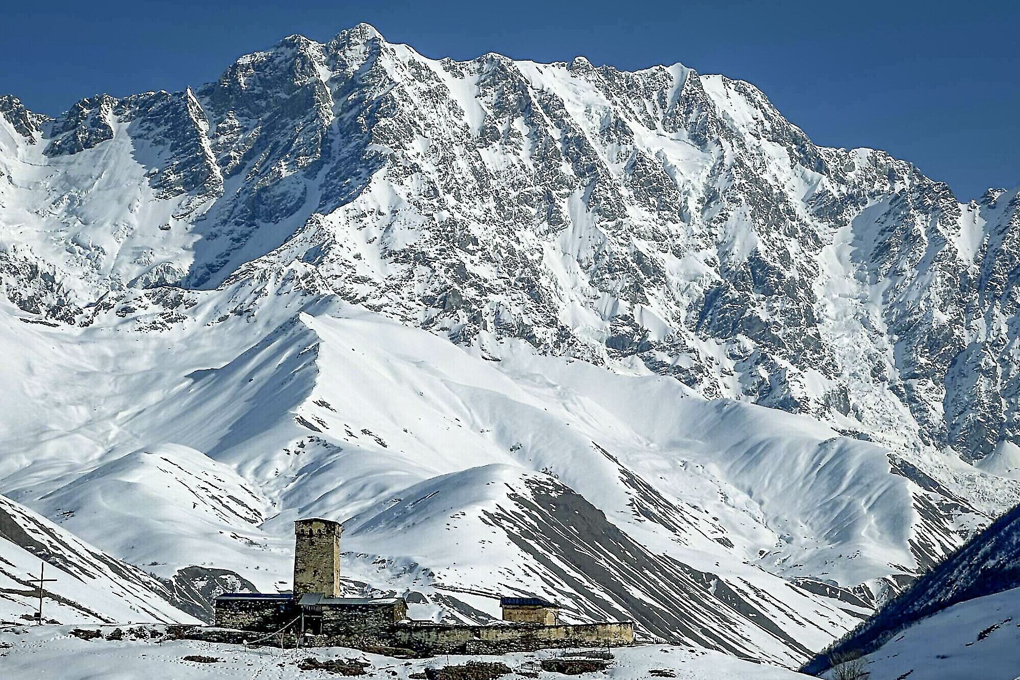 Svaneti: un paradiso per lo sci alpinismo tra le cime del Caucaso