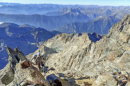In vetta al Monviso lungo la Via Normale