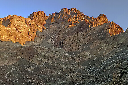 In vetta al Monviso lungo la Via Normale
