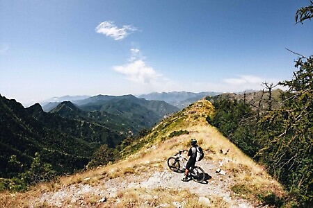 In MTB sull’Alta Via del Sale: due giorni dalle Alpi al mare (Low Cost)